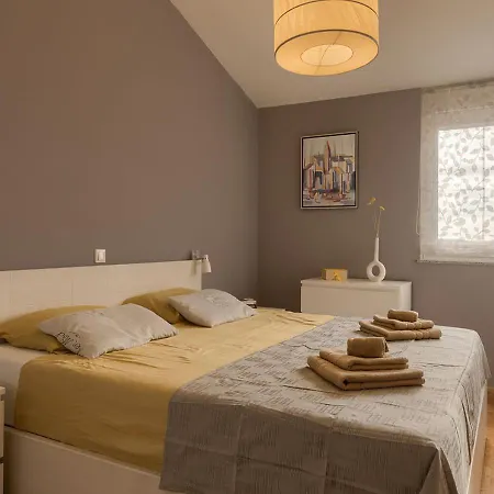 Apartman Leki - Newly Renovated, Modern Spot Pula
