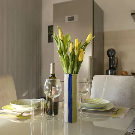 Leki - Newly Renovated, Modern Spot Appartamento Pola