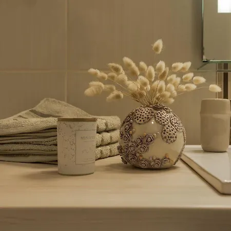 Leki - Newly Renovated, Modern Spot