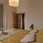 Leki - Newly Renovated, Modern Spot Apartmán *