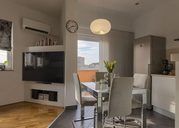 Leki - Newly Renovated, Modern Spot Apartman *