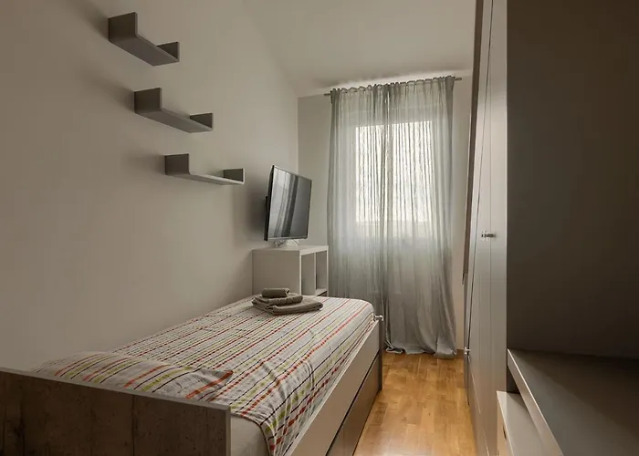 Leki - Newly Renovated, Modern Spot Apartman Pula