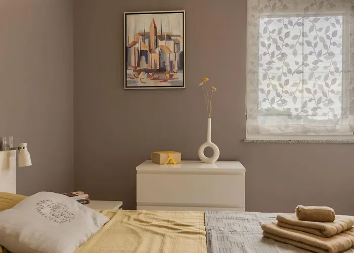 Leki - Newly Renovated, Modern Spot Appartement Pula