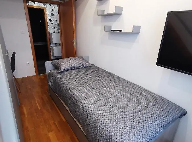 Leki - Newly Renovated, Modern Spot Apartman *